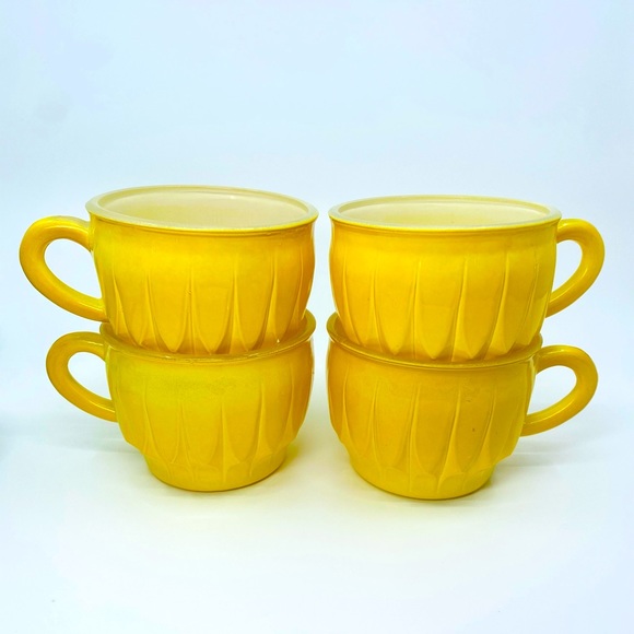 Set of 8 Vintage Jeannette “Slick & Sassy” Green & Yellow Punch Bowl Cups (6 oz) - Picture 4 of 16